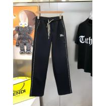 BURBERRYハイエンドバージョンは新型カジュアルパンツを独占提供