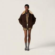 綿入れの服コートMIUMIUスーパー コピー 品海外限定 定番モデル 日本未入荷