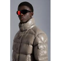 コピー 商品 ブランド数量限定先行入荷 セレブ愛用 多用途MONCLERダウンジャケット