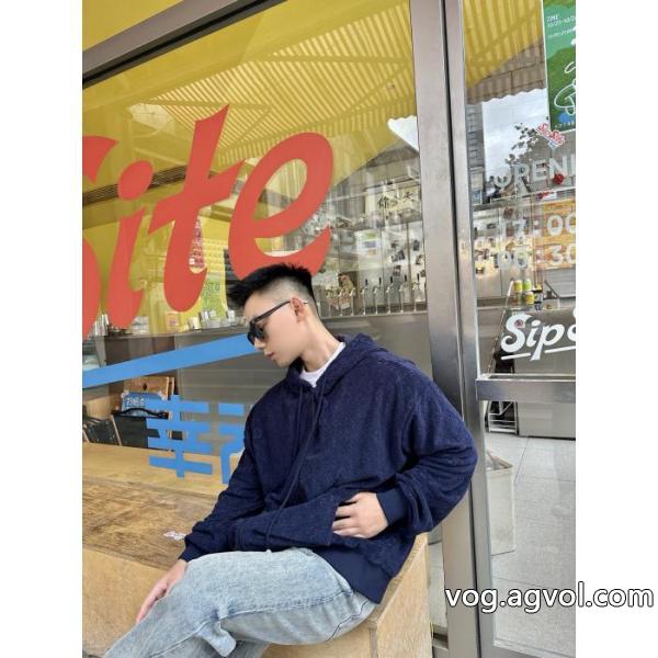 激安 ブランド 通販LOUIS VUITTONパーカーコートホリデー限定 世界中で爆発的人気 人気雑誌掲載
