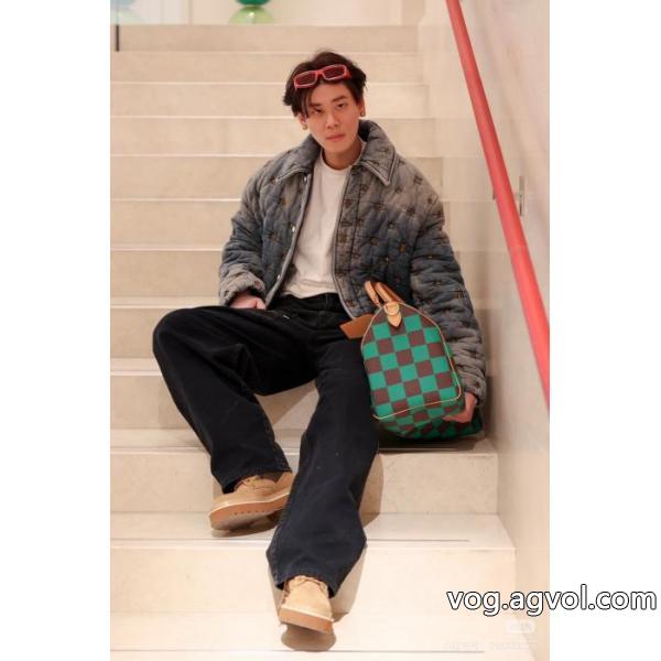 冬に最強アイテム 韓国人気 今季のトレンド人気新作綿入れの服LOUIS VUITTONブランド コピー 専門店