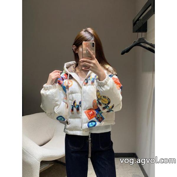 ダウンジャケット良好品 国内発機能的 2026年流行ブランド コピー 専門店LOUIS VUITTON