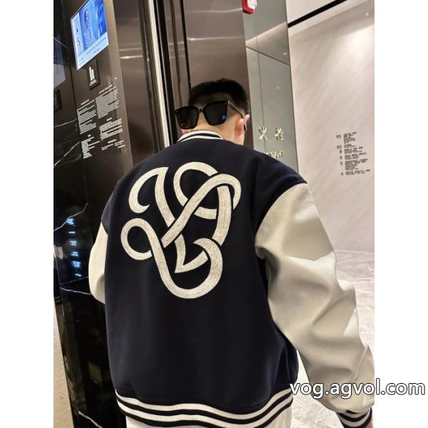 高級感が溢れた 万能タイプ 男女兼用ブランド コピー s 級LOUIS VUITTONコート