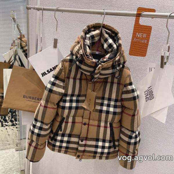 ブランド コピー バックBURBERRYダウンジャケット最近人気一番！ 暖かな着心地 海外限定!