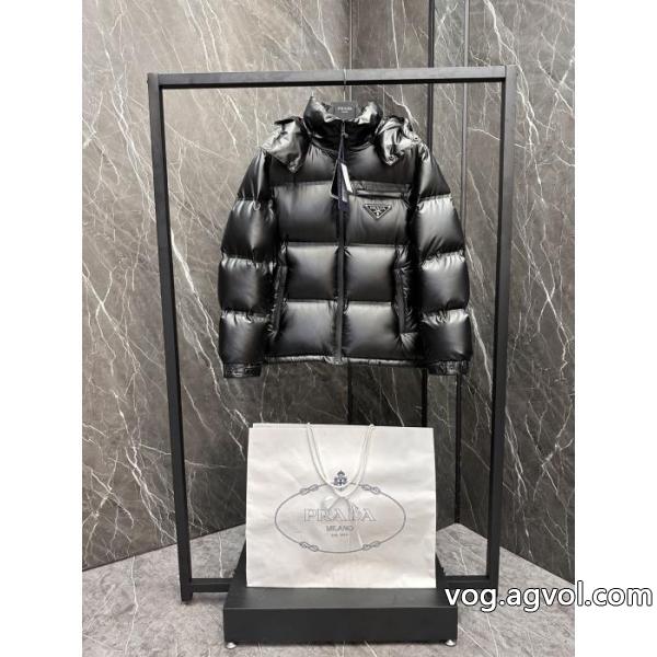 スーパー コピー定番の魅力 国内在庫あり お買い得大人気ダウンジャケットPRADA