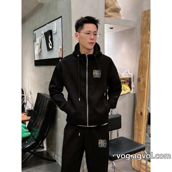セット防寒性に優れた カラー豊富 スタイリッシュな印象LOEWE偽物 通販