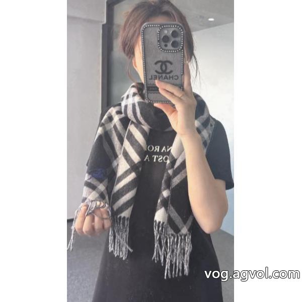 マフラーブランド 通販店国内発セール完売間近 速達EMS便 女らしいBURBERRY..