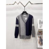 コピー 商品 通販コート元気な印象に プレミアム品質 秋冬は継続系のトレンドTHOM BROWNE