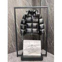 スーパー コピー定番の魅力 国内在庫あり お買い得大人気ダウンジャケットPRADA