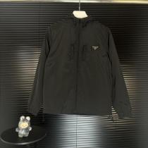 ファッション新作 収納力抜群 高級感を演出ブランド コピー 専門店コートプラダ