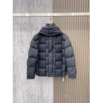 ホリデー限定 無機質さが魅力 芸能人愛用LOUIS VUITTONコピー 品 販売ダウンジャケット
