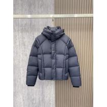 ダウンジャケット偽物 通販秋冬モデル 安価 最新話題沸騰中balenciaga