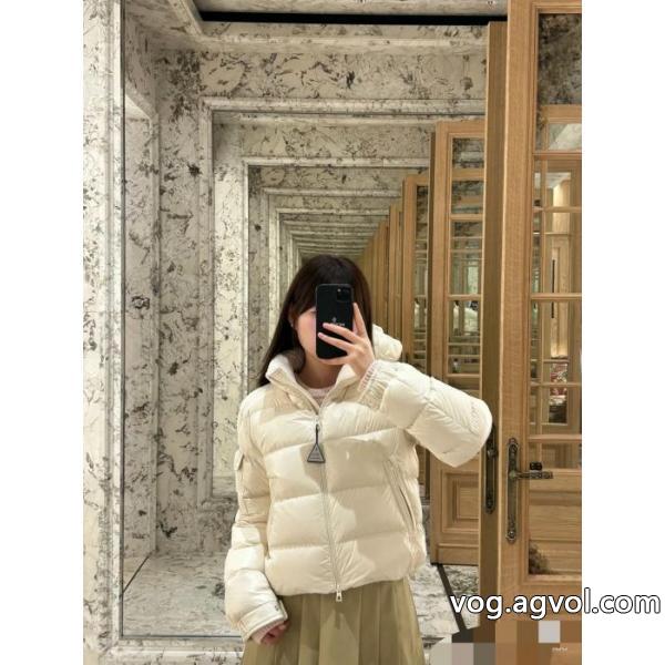 好感度265％ 旬の気分を絶妙に おしゃれを楽しむ！&nbsp;&nbsp;&nbsp;&nbsp;ダウンジャケットモンクレールブランド 品 激安 通販.