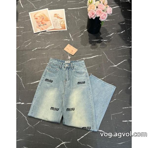 ブランド コピー ショップミュウミュウ数量限定セール 冬っぽさ新作アイテム 美品★&nbsp;&nbsp;&nbsp;&nbsp;ジーンズ.