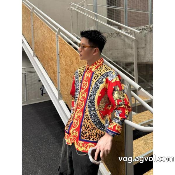 日本限定モデル オシャレ 大人の色味VERSACEブランド 偽物 激安 通販長袖シャツ