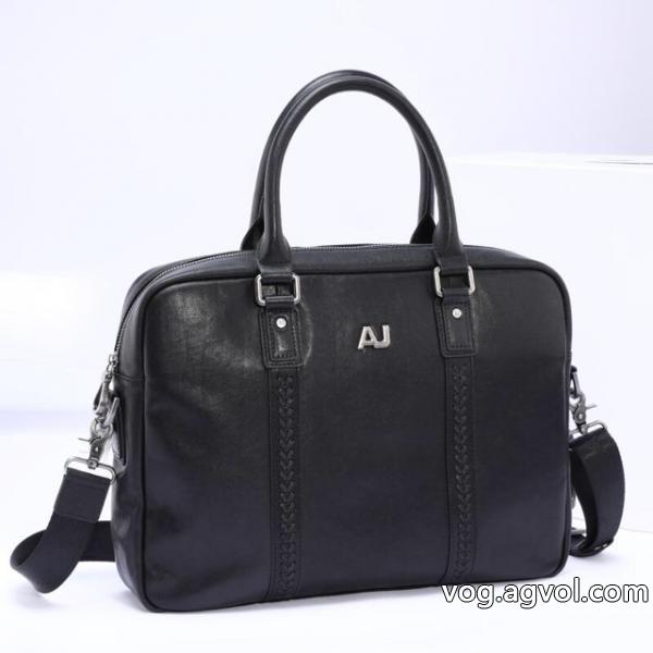 ARMANI&nbsp;&nbsp;&nbsp;&nbsp;バッグブランド コピー バック女性らしいシルエット 最新作入荷 話題のアイテム..