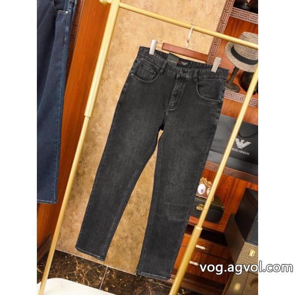 ブランド スーパー コピー 通販ARMANI&nbsp;&nbsp;&nbsp;&nbsp;ジーンズヒットする秋冬コレクション 今年のトレンド！ より格上げして..