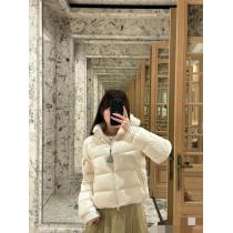 好感度265％ 旬の気分を絶妙に おしゃれを楽しむ！&nbsp;&nbsp;&nbsp;&nbsp;ダウンジャケットモンクレールブランド 品 激安 通販.