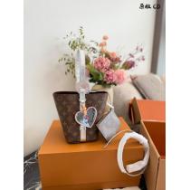 若々しい雰囲気 カラバリ豊富 在庫を確保ブランド アクセサリー 激安バッグLOUIS VUITTON