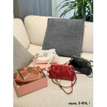 バッグMIUMIU通勤の定番 超人気高品質 定番が欲しい方ブランド コピー 安心