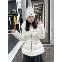 ブランド スーパー コピー 店舗モンクレール&nbsp;&nbsp;&nbsp;&nbsp;ダウンジャケット美しさ 高級感演出 素敵な商品.