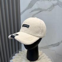 balenciagaブランド コピー 品&nbsp;&nbsp;&nbsp;&nbsp;帽子セレブや芸能人からも愛用 2026?2026秋冬流行色紹介 一味違うケーブル編みが魅力満点.