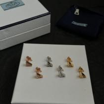 様々なシーンに対応できるアイテム 最新入荷 洗練された魅力が光るPRADA&nbsp;&nbsp;&nbsp;&nbsp;アクセサリーブランド 偽物..