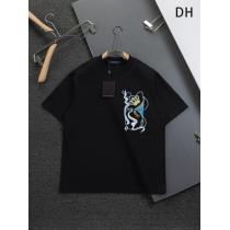 ブランド コピー 品即発＆お取寄せ 最高な材料 シックでお洒落なLOUIS VUITTON半袖Tシャツ