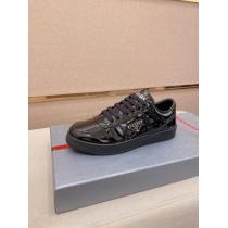 ブランド コピー s 級PRADA&nbsp;スニーカー若々しい雰囲気 セールで狙う 新色入荷.