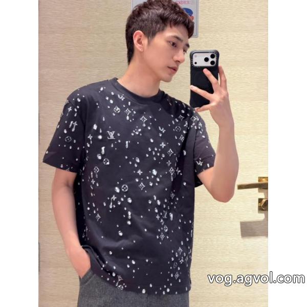 ブランド コピー 販売 店LOUIS VUITTON通勤通学 個性的なデザイン  独特の存在感Tシャツ