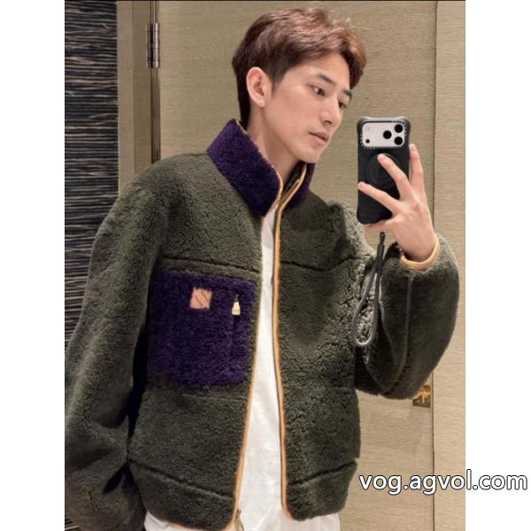 コートLOUIS VUITTON個性的な美品 価格帯が魅力的 独特ブランド コピー 販売