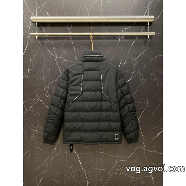 ファッション感満載！ 快適な着心地 期待値も高いアイテムブランド コピー 販売 &nbsp;&nbsp;&nbsp;&nbsp;ダウンジャケットアルマーニ..