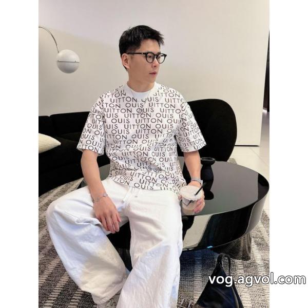 定番人気 新作限定 お買い得セールLOUIS VUITTON偽 ブランド サイト半袖Tシャツ