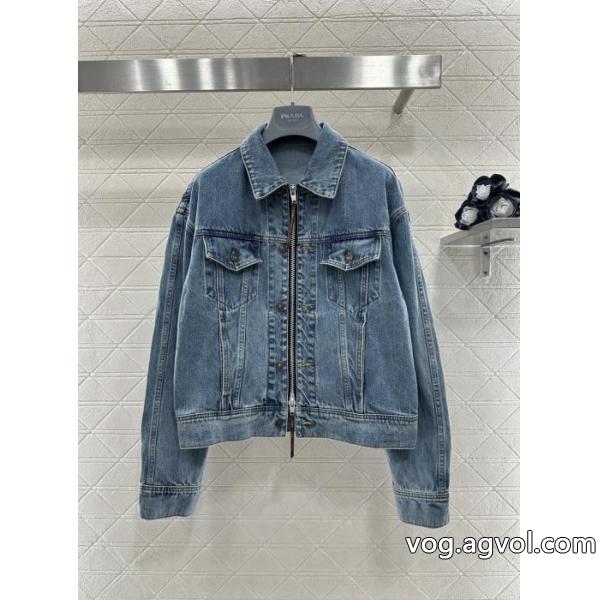 CELINE男女兼用らしい!人気 安心国内発送 高品質なデニムの服ブランド コピー  .