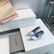超人気美品セール中 キレイめおしゃれ シンプルなファッションの一枚靴 ブーツスーパー ブランド コピーbalenciaga.
