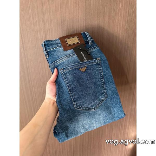 アルマーニ ARMANIブランド コピー バック美品★ 人気すぎて再入荷 主役になる存在感   ジーンズ..
