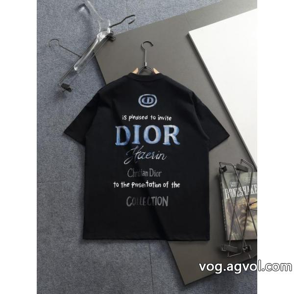 DIORブランド コピー半袖Tシャツ新着アイテム 個性的なモデル 高級感が漂う