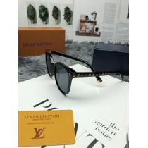 ブランド コピー ショップ最新話題沸騰中 海外モデル 軽くて嬉しいLOUIS VUITTONサングラス