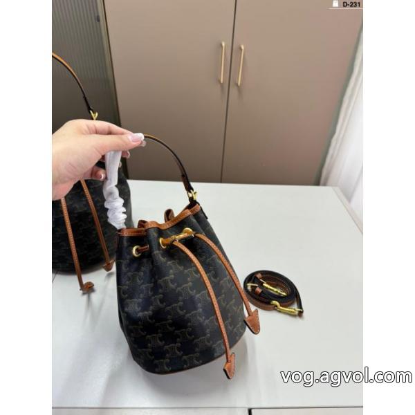 バッグNEW大変素敵 定番人気のカラー 完売前に即対応CELINEブランド コピー 着払い