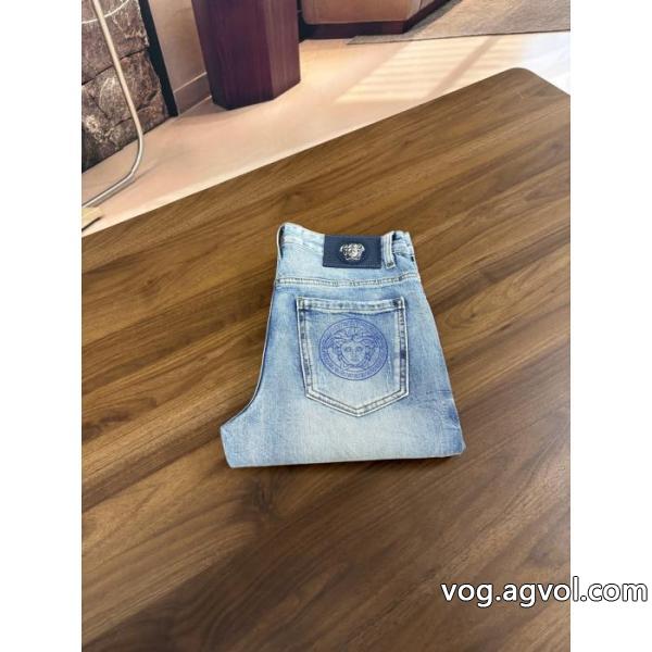 ブランド 品 激安 通販ヴェルサーチCOOLなデザイン 厳選した 高品質限定アイテムジーンズ..