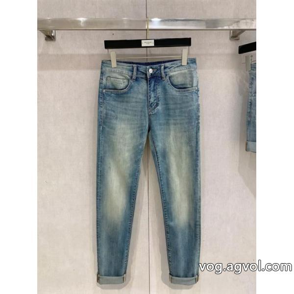 ジーンズスーパー コピー 通販 優良FENDI在庫確保済 新登場 現代的な印象