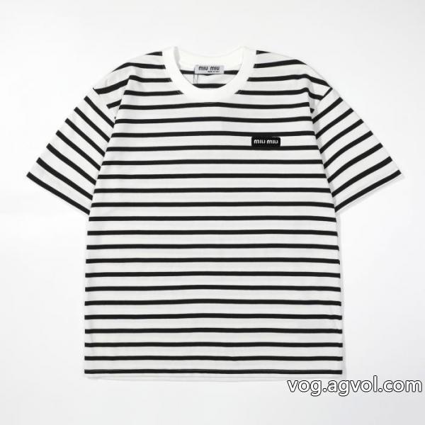ブランド コピー ショップMIUMIU落ち着いた感覚 人気商品登場 存在感大半袖Tシャツ