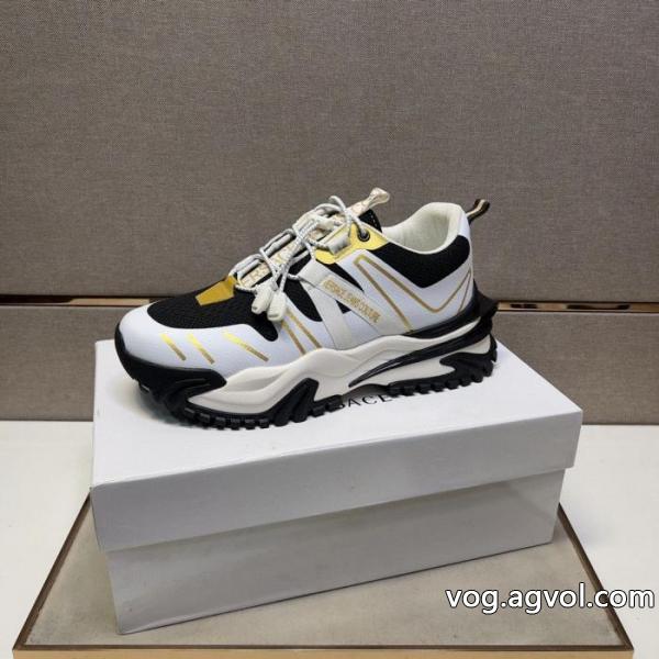【新型タイプ入荷】  ファッションアイテム 着心地にブランド 品 激安 通販スニーカーVERSACE..