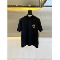 コピー 商品 ブランドVERSACE半袖Tシャツ店舗完売品 最強の定番コーデ 大人気再登場 