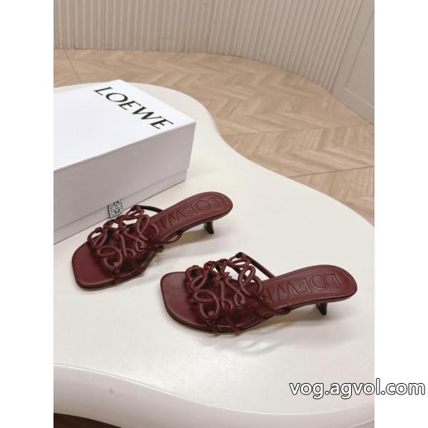 ロエベクリスマスプレゼントにも セールで破格 春夏爽やかな新作が流行りブランド コピー 販売 店ブーツ..