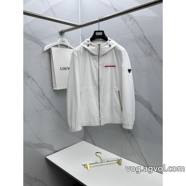 ブランド コピー 着払い超人気新品 切り売り販売 カジュアル感プラダコート..