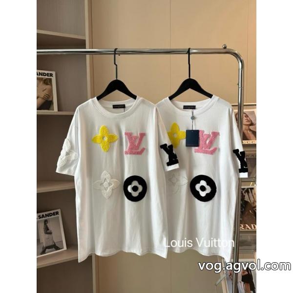 スーパー コピー メンズ半袖Tシャツ2026最高ランキング サイズ感いいの ホリデー限定LOUIS VUITTON