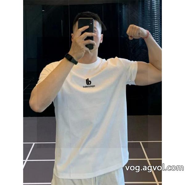 balenciaga定番人気 日本未上陸のブランド 人気急上昇半袖Tシャツブランド コピー