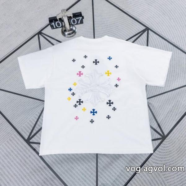 半袖Tシャツ洗練された佇まい ロゴが美しい 幅広く使えるブランド コピー 専門店CHROME HEARTS