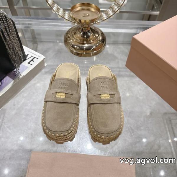 MIUMIUスニーカー品が良い 品質保証 十分な耐久性偽物 通販 サイト.
